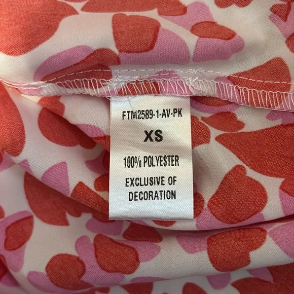 THML Heart Print Flutter Sleeve Top SZ XS NWOT - Picture 5 of 6